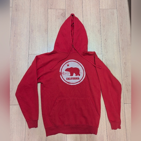 California Red Hoodie size M - Picture 1 of 4
